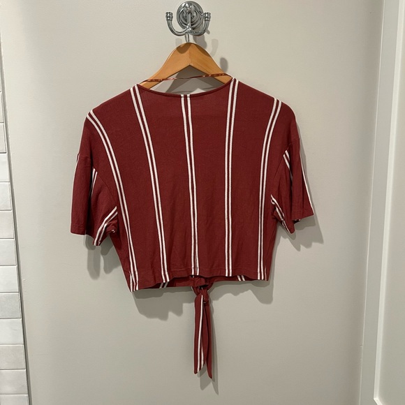 Crop top - Picture 2 of 3